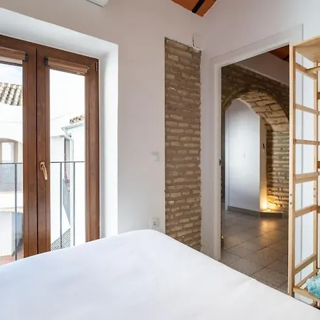 Your Perfect Base For Exploring * Cordoba